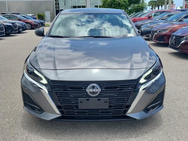2024 Gun Metallic Nissan Altima 2.5 SV FWD Sedan