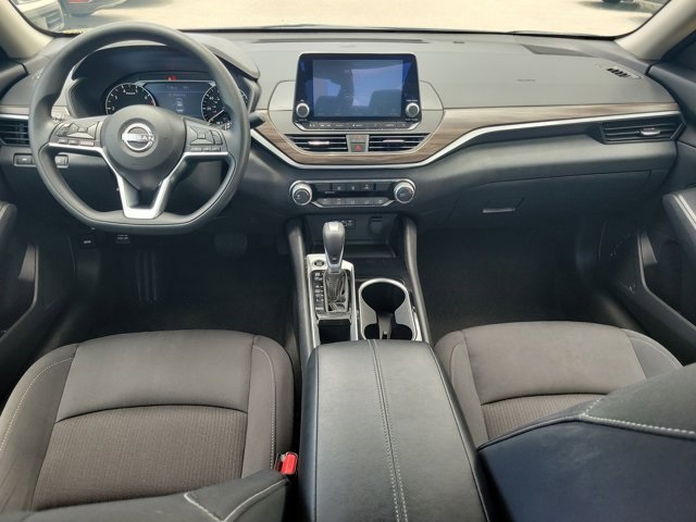 2024 Gun Metallic Nissan Altima 2.5 SV FWD Sedan