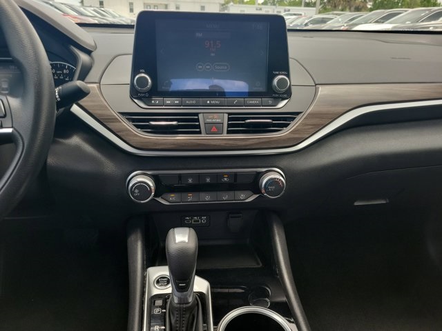 2024 Gun Metallic Nissan Altima 2.5 SV FWD Sedan