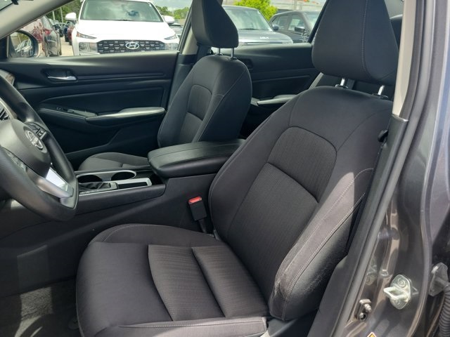 2024 Gun Metallic Nissan Altima 2.5 SV FWD Sedan