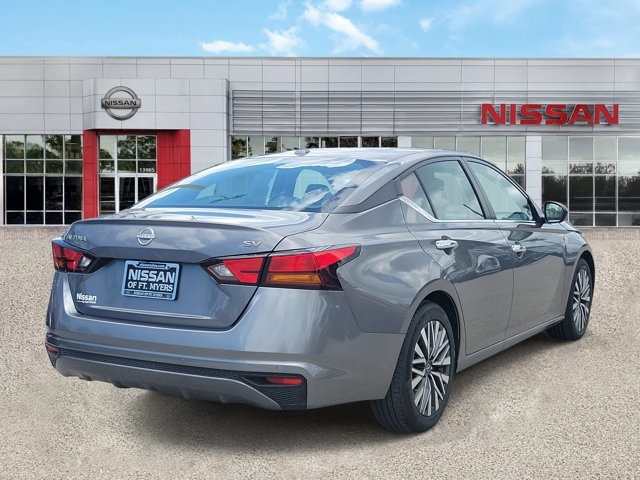 2024 Gun Metallic Nissan Altima 2.5 SV FWD Sedan