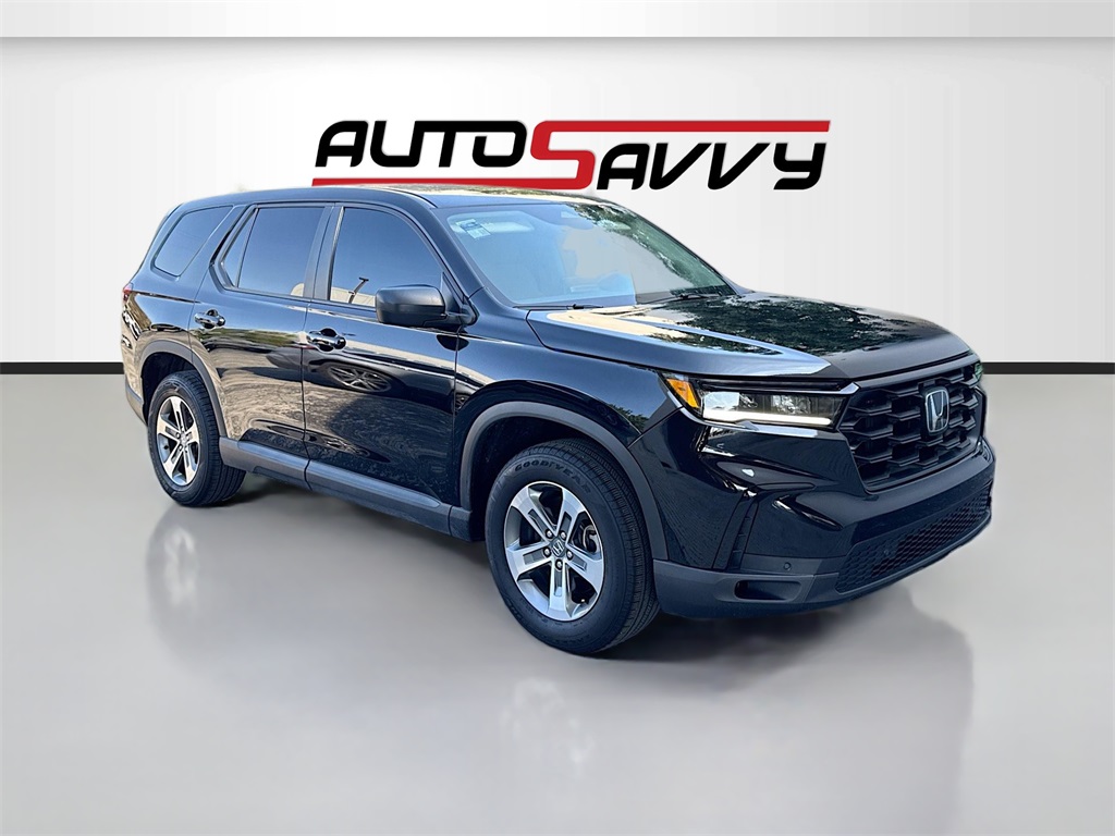 2023 Honda Pilot LX's photo