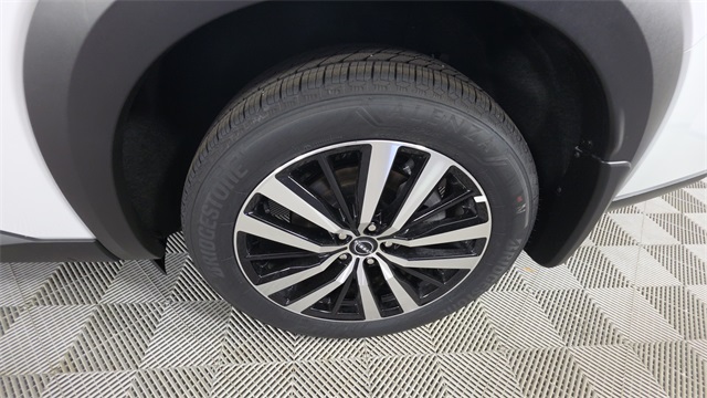 2025 Everest White Pearl Tricoat Nissan Pathfinder Platinum FWD SUV