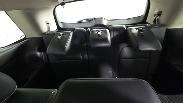 2025 Everest White Pearl Tricoat Nissan Pathfinder Platinum FWD SUV