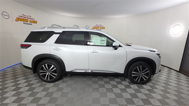 2025 Everest White Pearl Tricoat Nissan Pathfinder Platinum FWD SUV