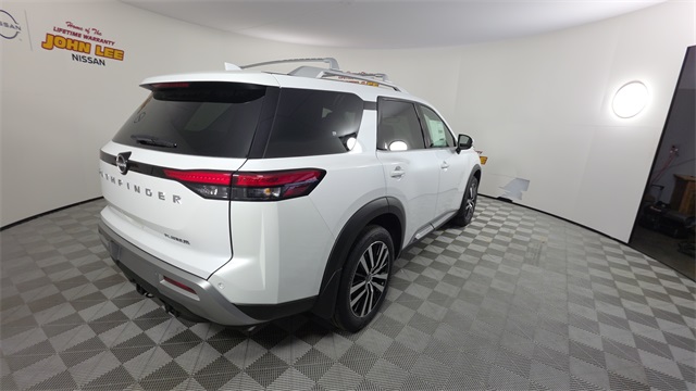 2025 Everest White Pearl Tricoat Nissan Pathfinder Platinum FWD SUV