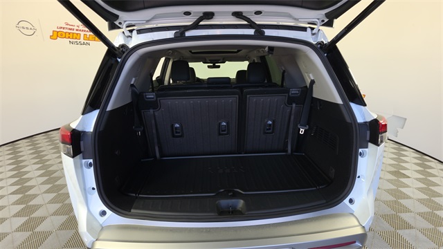 2025 Everest White Pearl Tricoat Nissan Pathfinder Platinum FWD SUV