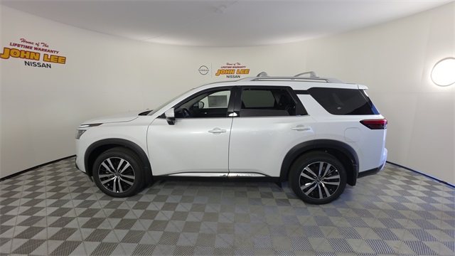 2025 Everest White Pearl Tricoat Nissan Pathfinder Platinum FWD SUV
