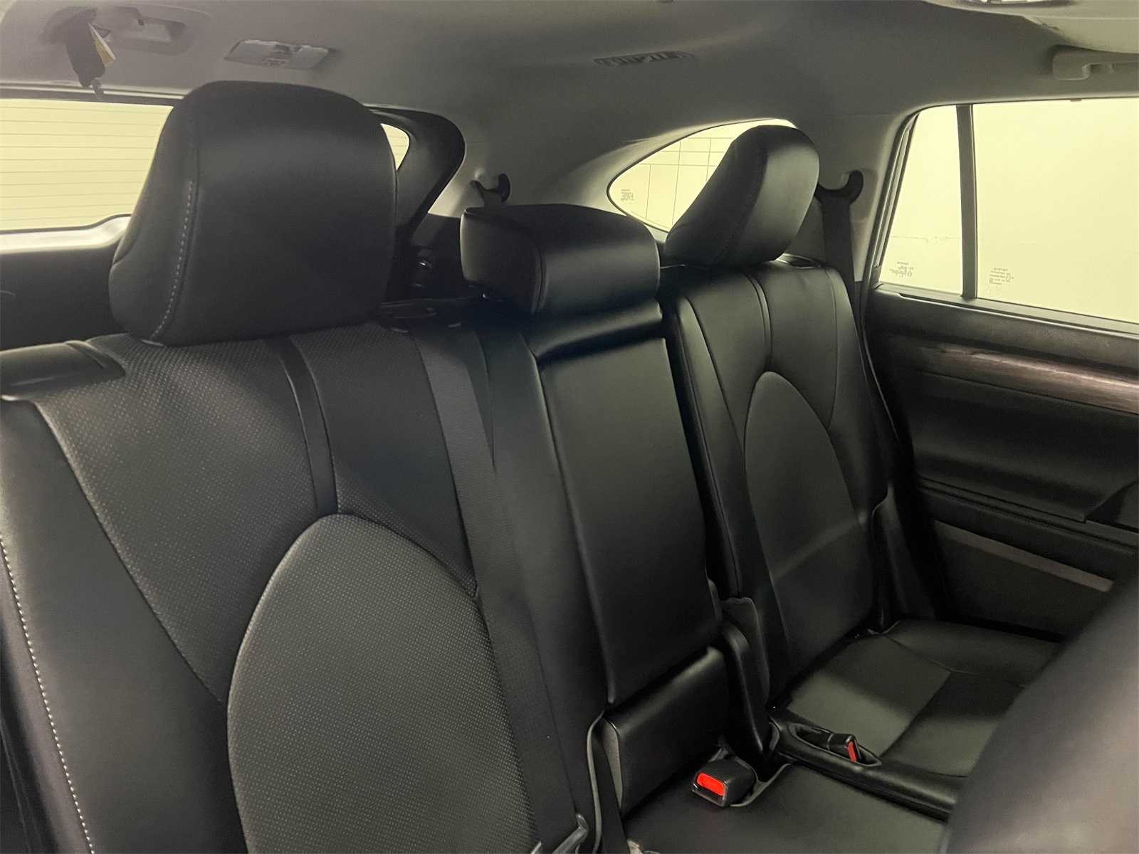 used 2023 Toyota Highlander car, priced at $36,888