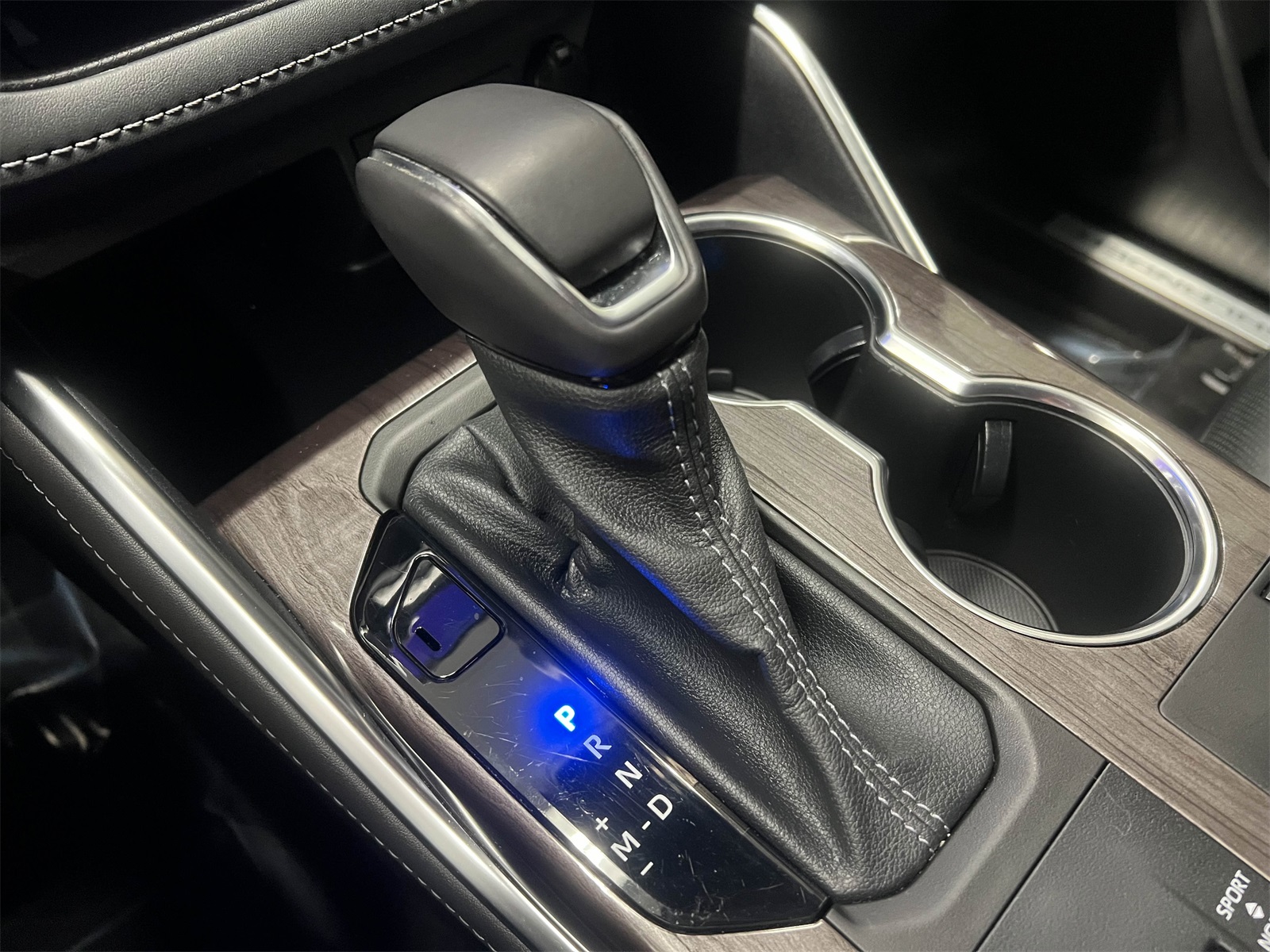 used 2023 Toyota Highlander car, priced at $36,888