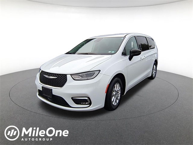 used 2024 Chrysler Pacifica car, priced at $26,911