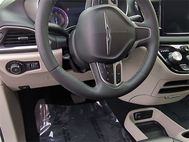 used 2024 Chrysler Pacifica car, priced at $26,911