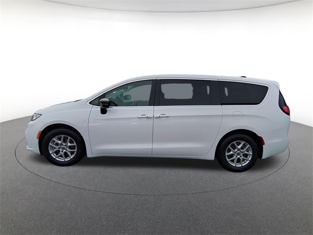 used 2024 Chrysler Pacifica car, priced at $26,911