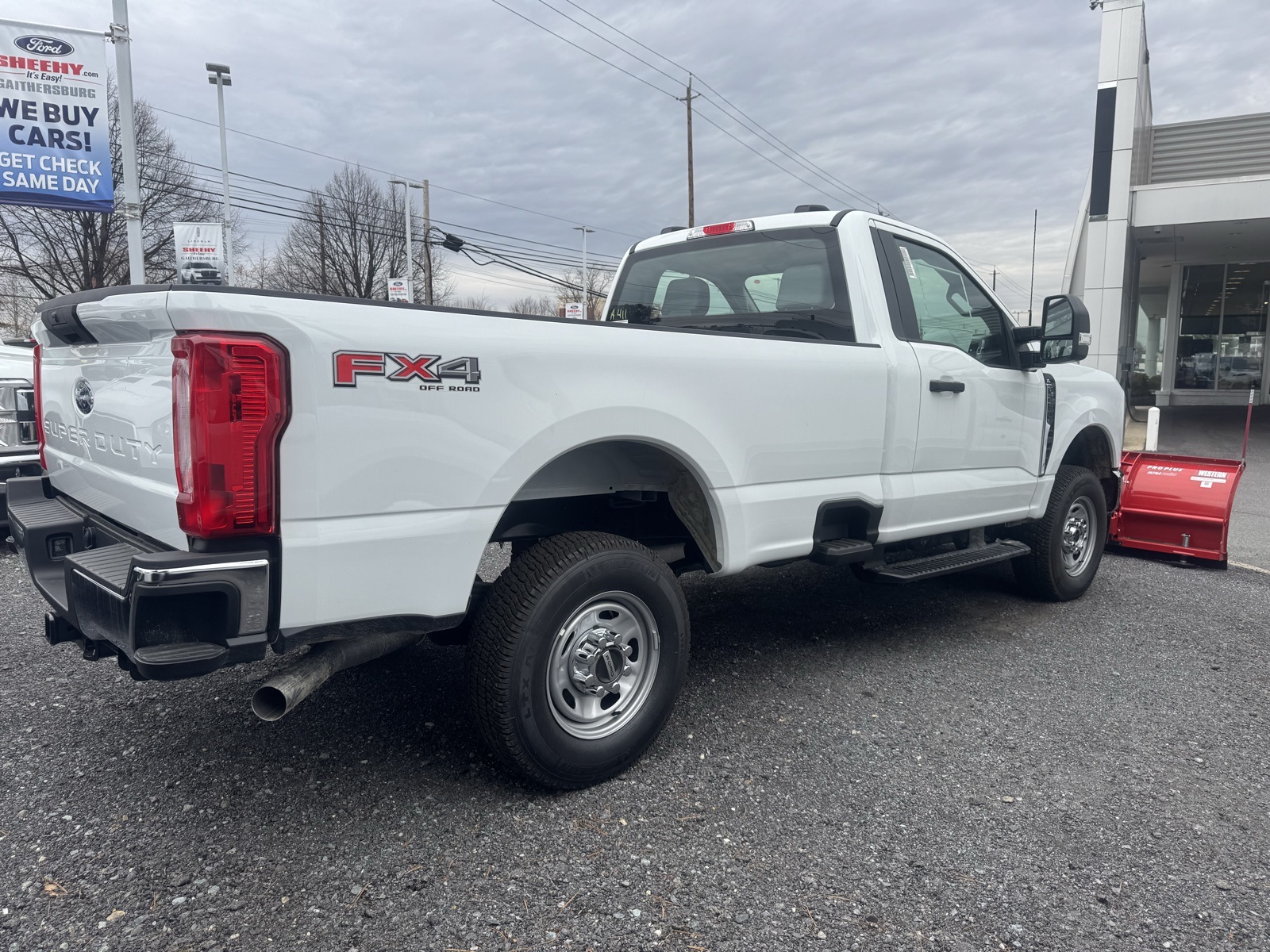 2025 Ford F-250 photo 2