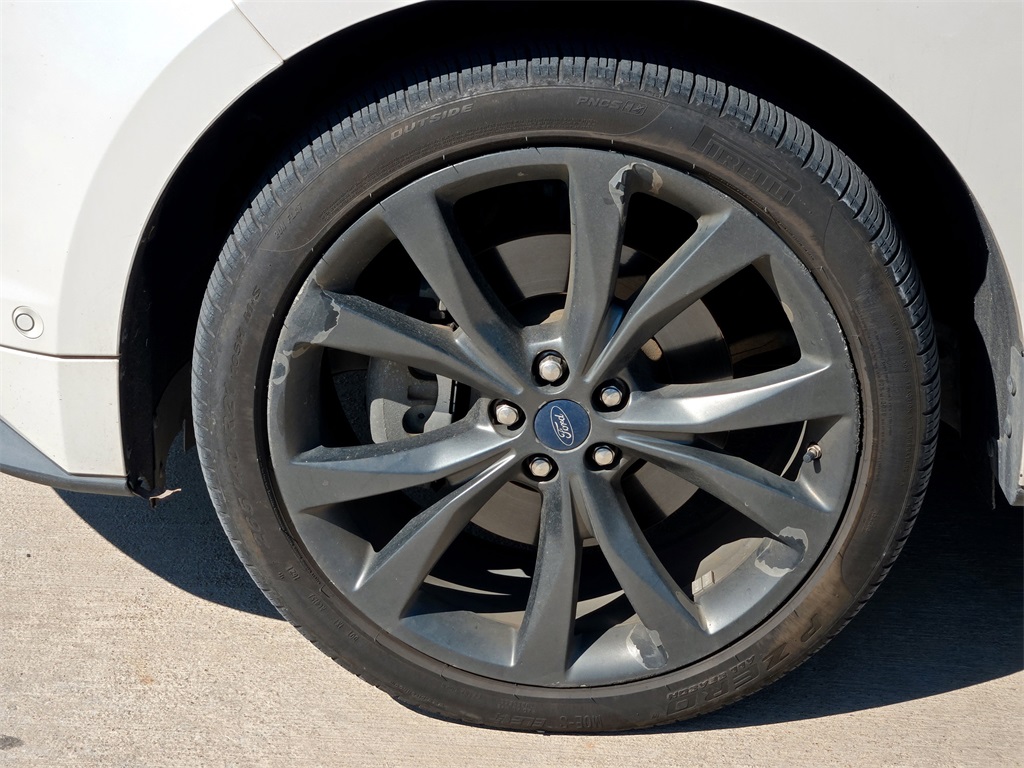 2015 Ford Edge Sport photo 7
