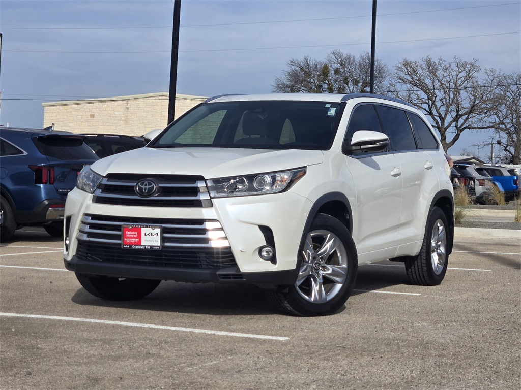 2019 Toyota Highlander Limited's photo