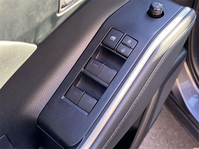 used 2022 Toyota Highlander car, priced at $36,689