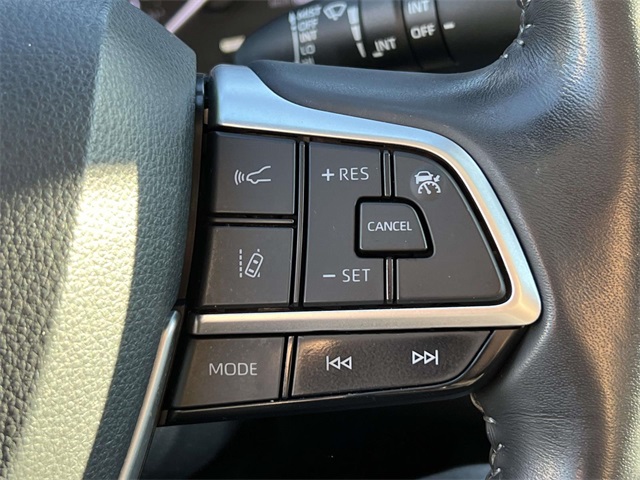 used 2022 Toyota Highlander car, priced at $36,689