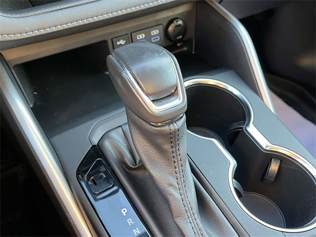 used 2022 Toyota Highlander car, priced at $36,689