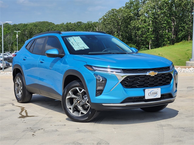 2025 Marina Blue Metallic Chevrolet Trax LT SUV