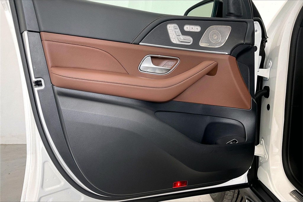 2025 Mercedes Benz GLE AMG 53 photo 10