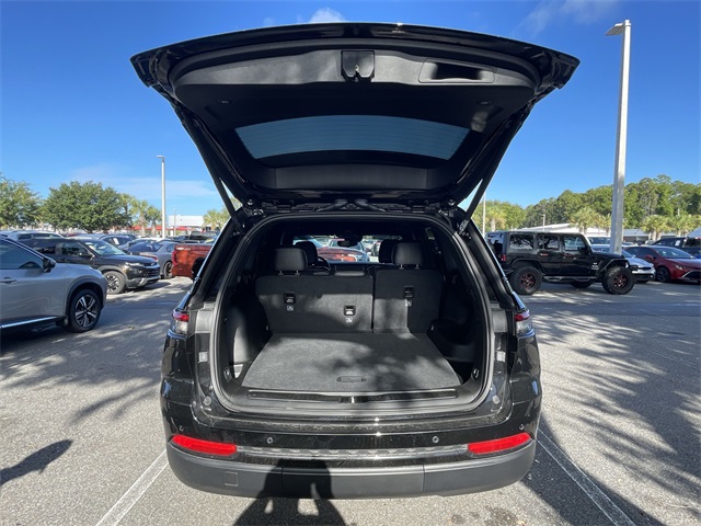 Used 2024 Jeep Grand Cherokee SUV