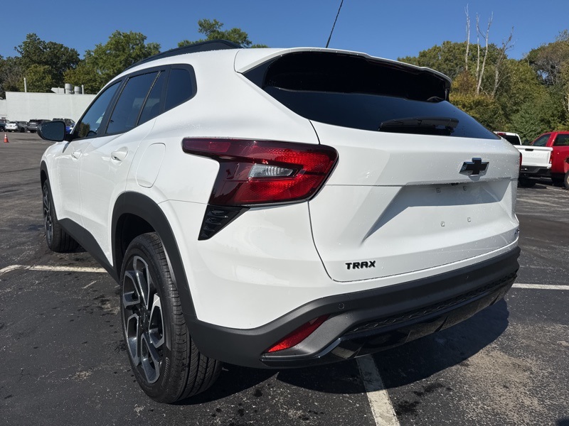 Used 2025 Chevrolet Trax SUV