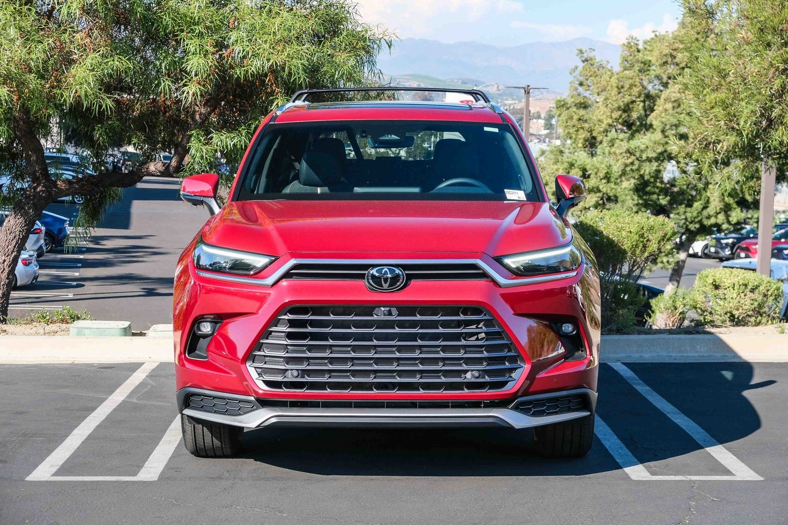 2025 Toyota Highlander Hybrid MAX Limited photo 2