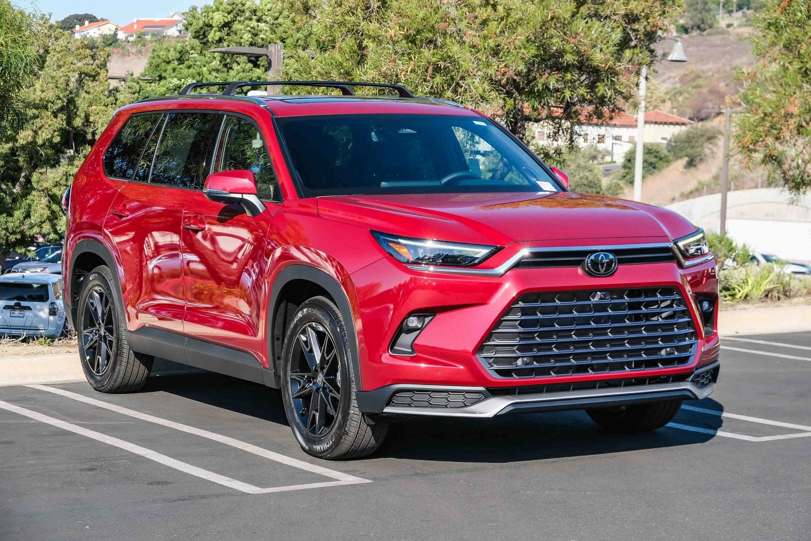 2025 Toyota Highlander Hybrid MAX Limited photo 3