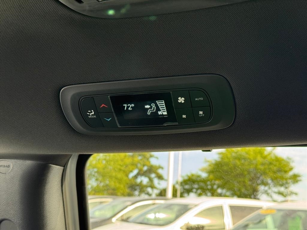 2026 Chrysler Voyager LX photo 9