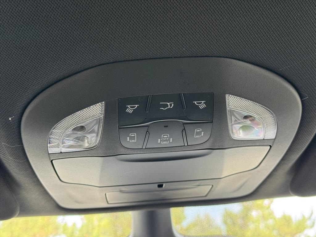 2026 Chrysler Voyager LX photo 16