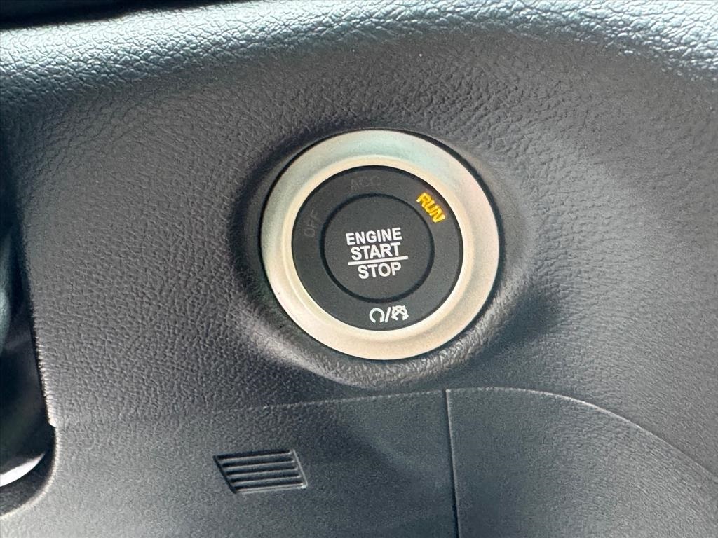 2026 Chrysler Voyager LX photo 19