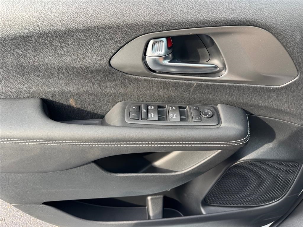 2026 Chrysler Voyager LX photo 21