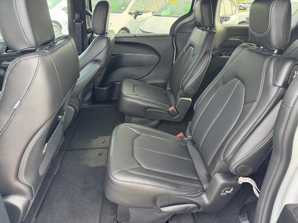 2026 Chrysler Voyager LX photo 7