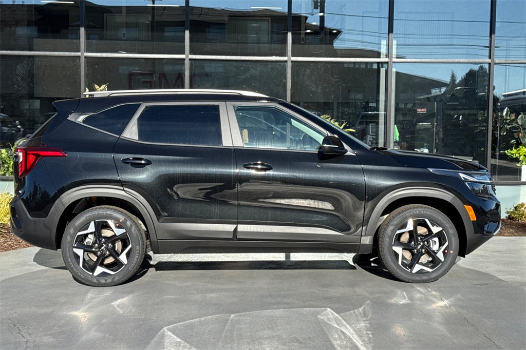 new 2026 Kia Seltos car, priced at $28,930