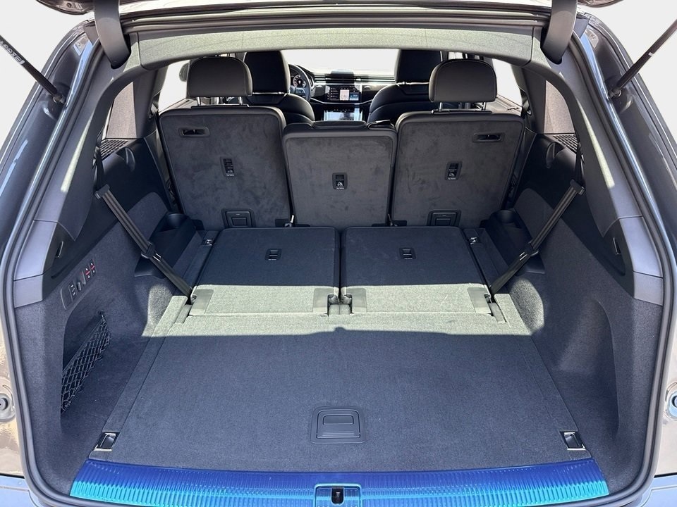 2025 Audi Q7 55 Prestige photo 2