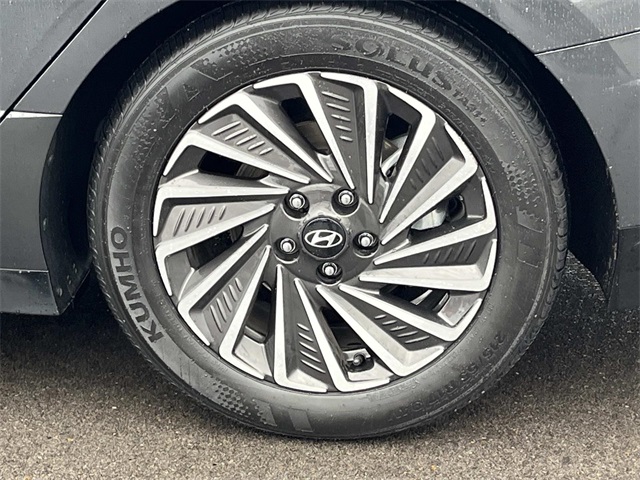 used 2024 Hyundai Sonata Hybrid car, priced at $30,788
