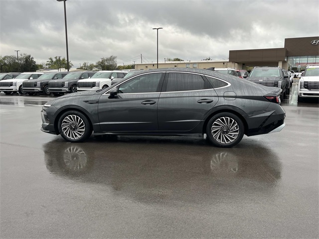 used 2024 Hyundai Sonata Hybrid car, priced at $30,788