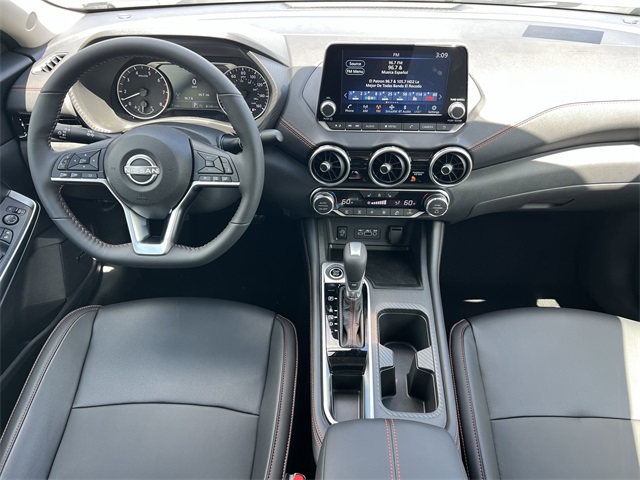 2025 Nissan Sentra SR photo 2