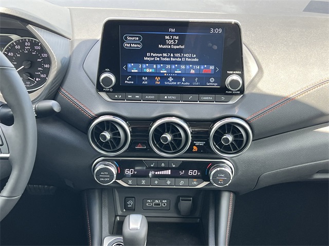 2025 Nissan Sentra SR photo 3