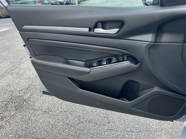 2023 Gray Sky Pearl Nissan Altima 2.5 SR FWD Sedan