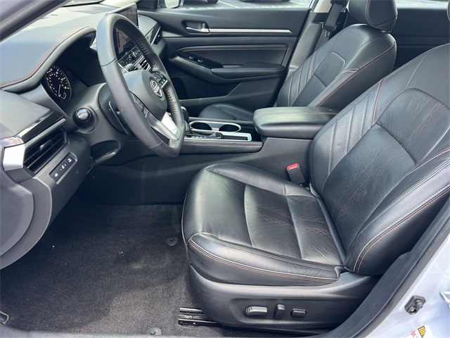 2023 Gray Sky Pearl Nissan Altima 2.5 SR FWD Sedan