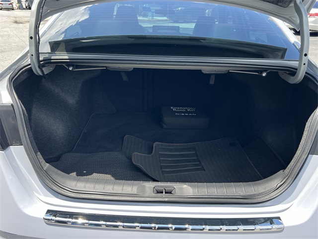 2023 Gray Sky Pearl Nissan Altima 2.5 SR FWD Sedan