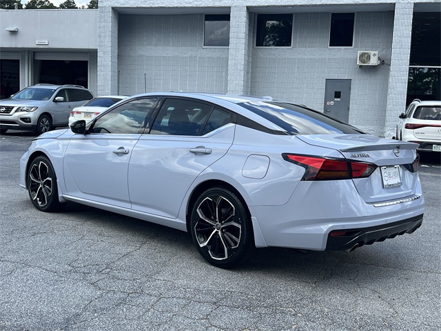 2023 Gray Sky Pearl Nissan Altima 2.5 SR FWD Sedan