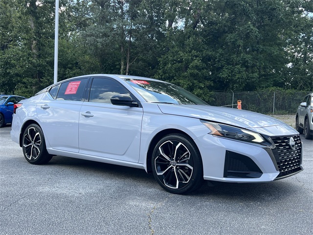 2023 Gray Sky Pearl Nissan Altima 2.5 SR FWD Sedan