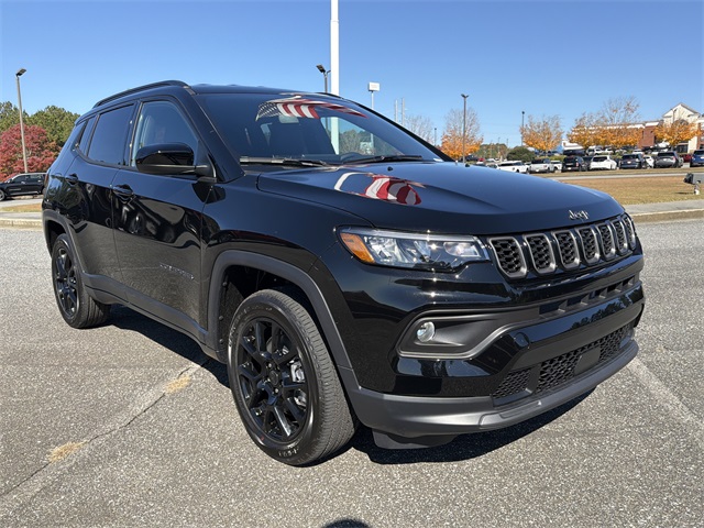 2026 Jeep Compass Latitude Altitude photo 3
