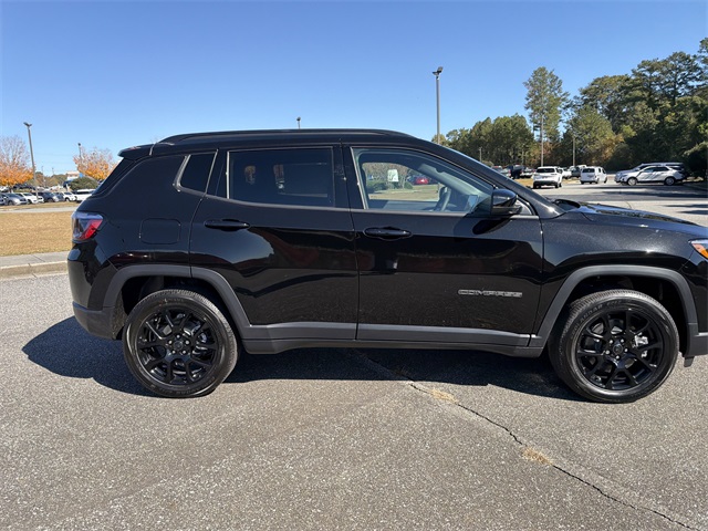 2026 Jeep Compass Latitude Altitude photo 4