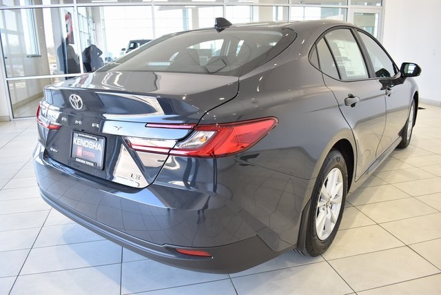 2026 Toyota Camry LE photo 5