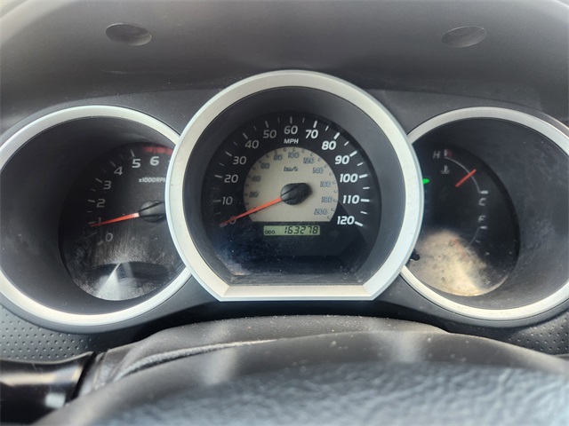 2010 Toyota Tacoma PreRunner photo 13