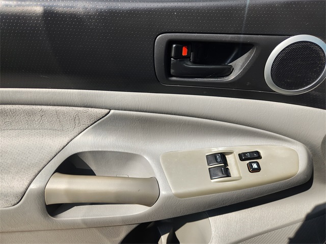 2010 Toyota Tacoma PreRunner photo 18